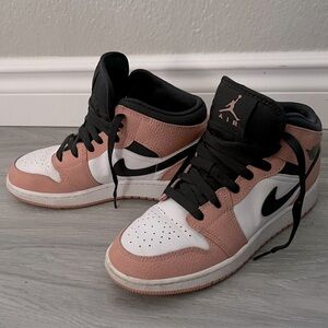 Nike Jordan 1 Mids in Pink Women's 6.5 (kids size 5Y)